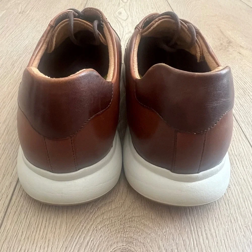 FLORSHEIM NWOB DASH PLAIN TOE OXFORD SNEAKER SHOE COGNAC. SIZE 12M